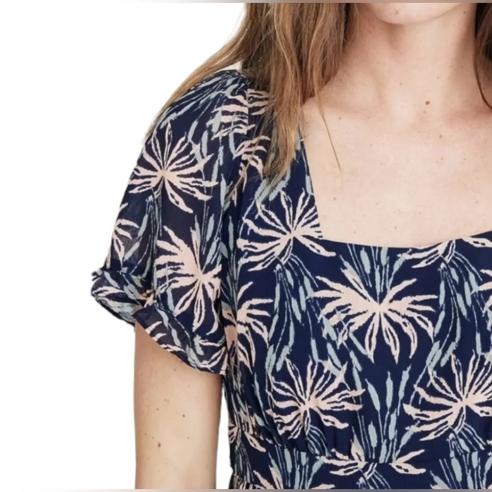 Madewell - Midi Dress in Oasis Palm - Picture 2 of 8